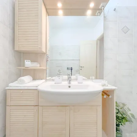 Parcheggio Privato - 400mt Dal Mare - Wifi Apartment
